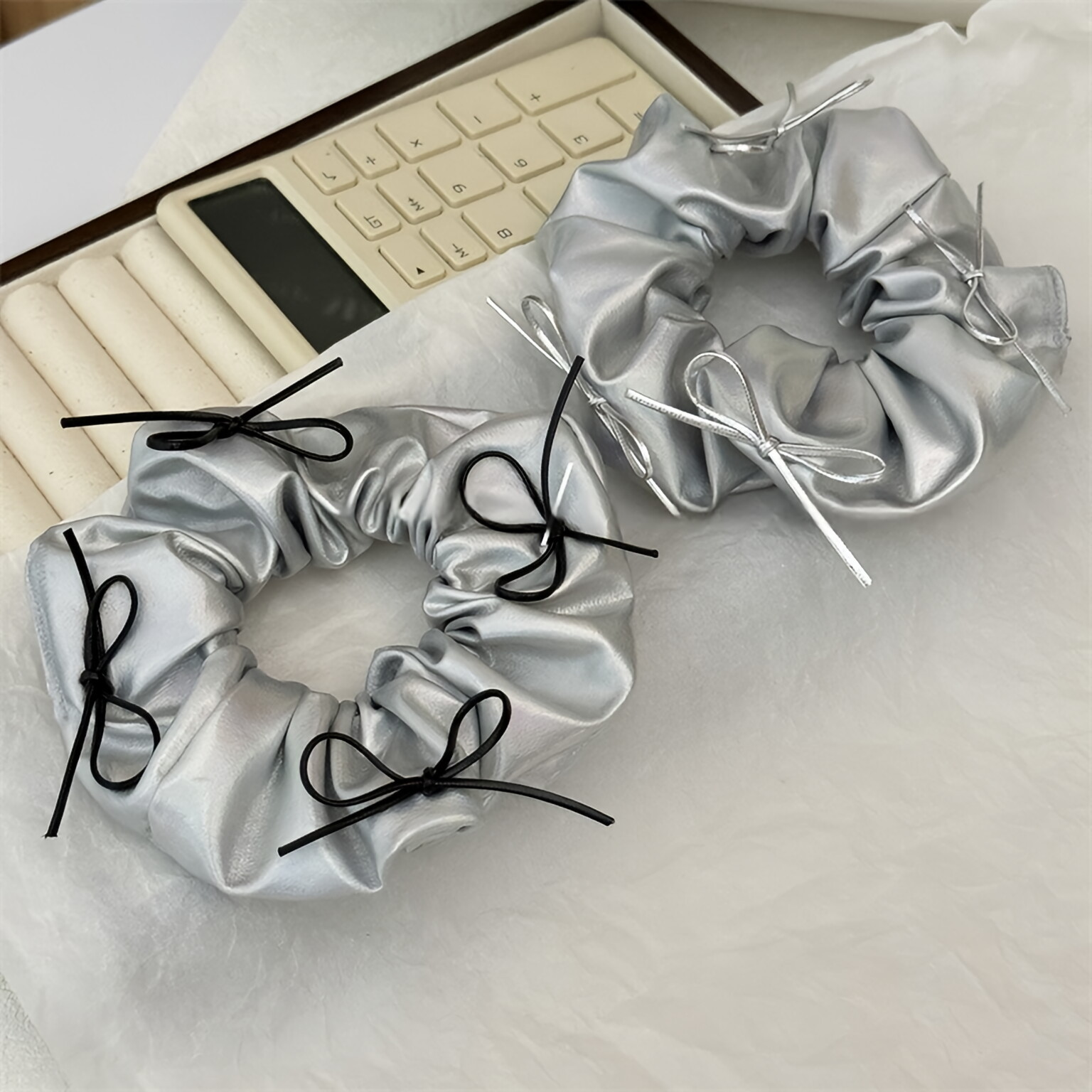 Silver Faux Leather Bow Oversi - огляд і ціна Hair Tie Velvet