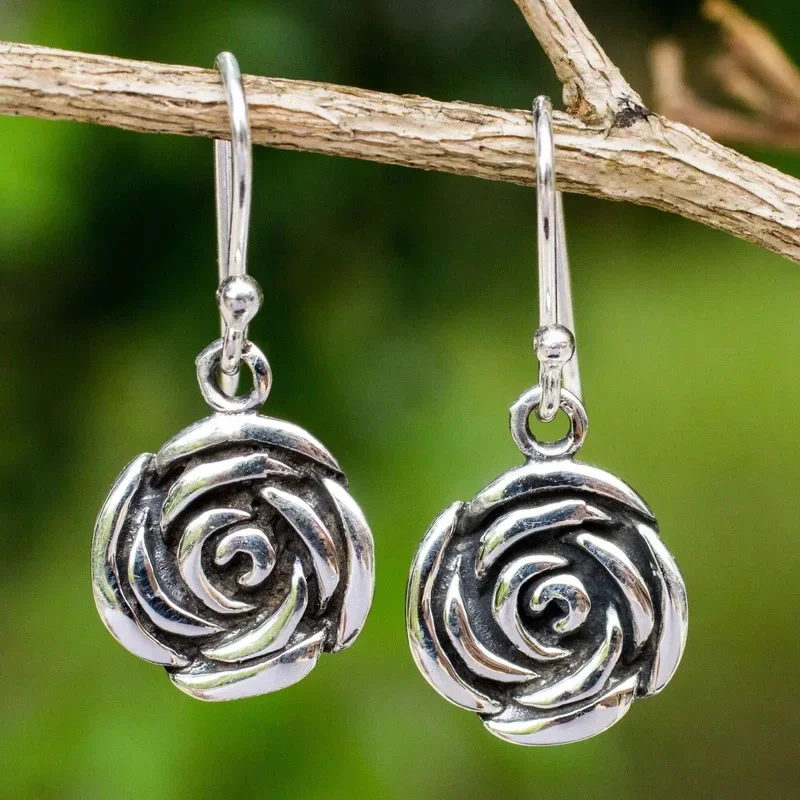 2025 New Elegant Retro Rose Bl - огляд і ціна Women'S Accessories New Look